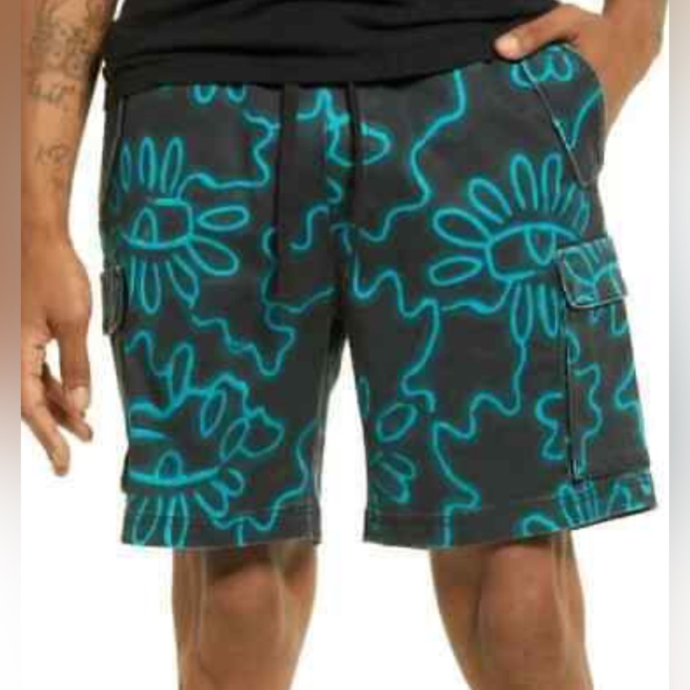 Nordstrom Cristina‎ Martinez men’s Cargo Shorts pockets Black print size XL